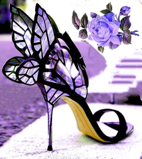 Purple - Butterfly shoes - https://www.sophiawebster.com Purple Butterfly Wedding Dress, Purple Butterfly Outfit, Purple Butterfly Shoes, Purple Butterfly Heels, Purple Prom Shoes, Purple Butterfly Dress, Butterfly Shoe, Princess Royalty, Demon Queen