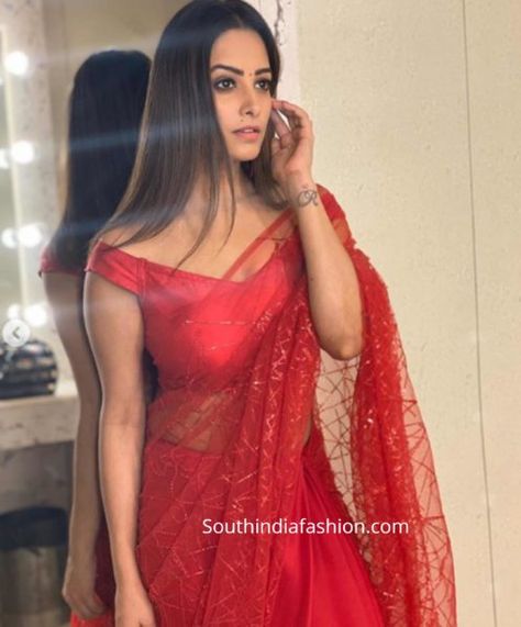 Shagun Blouse Designs, Bridesmaids Indian, Cold Shoulder Blouse Designs, Anita Hassanandani, Saree Jacket Designs, Saree Jackets, Backless Blouse Designs, India Design, Makeup Bridal