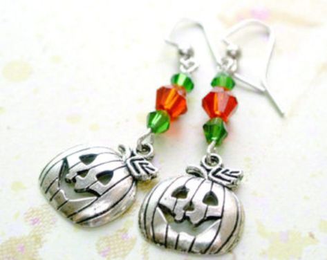 Etsy :: Your place to buy and sell all things handmade Halloween Earrings Diy, Creepy Jewelry, Halloween Jewelry Diy, Halloween Beaded Jewelry, Diy Beaded Earrings, Craft Halloween, Jewelry Diy Ideas, Autumn Necklace, Jack O'lantern