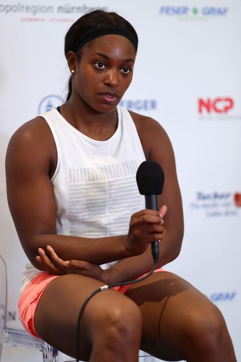 Sloane Stephens 😍 Sloane Stephens, Celebrity Videos, Vintage Black Glamour, Online Photo Gallery, Clothes Outfits, Press Conference, Sport Man, Tennis Players, Gym Outfit