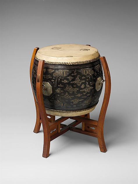 Tanggu. Elevated Tone Workshop, Guangzhou (Canton). Period: Qing dynasty (1644-1911). Date: 19th century. Geography: Shangai, China. Ancient Inventions, Chinese Drum, China Culture, Chinese History, Beautiful Music, Percussion Instruments, Ancient China, Qing Dynasty, World Music