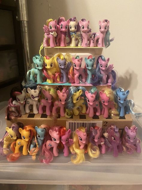 My Little Pony - On Ebay - Multiple Results on One Page My Little Pony Collection Display, Mlp Collection, Mlp Toys, My Little Pony Toys, My Little Pony Figures, My Little Pony Collection, Doll Museum, Pony Express, Doll Backpack