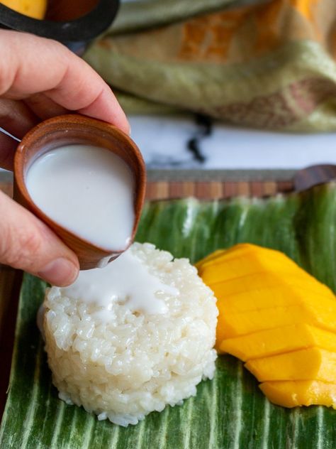 Easy Mango Sticky rice - Healthy World Cuisine Mango Sticky Rice Aesthetic, Easy Mango Sticky Rice, Mango Sticky Rice Recipe, Sweet Sticky Rice, Rice Healthy, Filipino Food Dessert, Kitchen Witch Recipes, Rice Desserts, Thai Foods