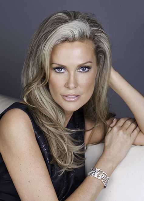 Alison Doody (2011) Alison Doody, Blonde Lowlights, Hair Color Blonde Highlights, Beautiful Gray Hair, 40 Women, Silver Grey Hair, Long Gray Hair, Hair Color Highlights, Grey Hair Color