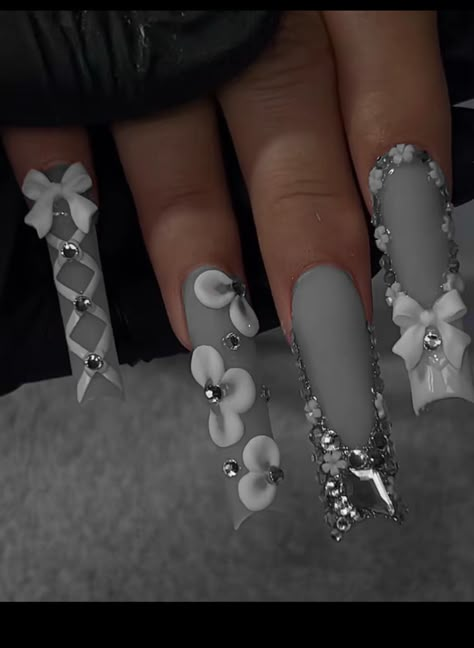 Long Acrylic Nails Black Design, Grey Black White Nails, Extra Baddie Nails Long, Grey Black And White Nails, Nail Ideas Goth, Grey Nail Ideas Acrylic Long, Long Nails Inspo 2024, Grey Square Nails, Long Grey Nails