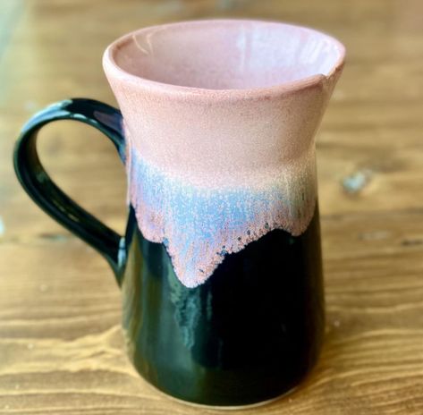 Mayco Mud Room Society | Black gloss x2, bottom 3/4 only, and Rose Quartz x3 on top 1/4 only Rose Quartz Glaze Combinations, Mayco Glaze Rose Quartz, Glaze Inspiration, Mayco Glaze, Glazing Pottery, Pot Heads, Clay Vases, Glazing Ideas, Glaze Combinations