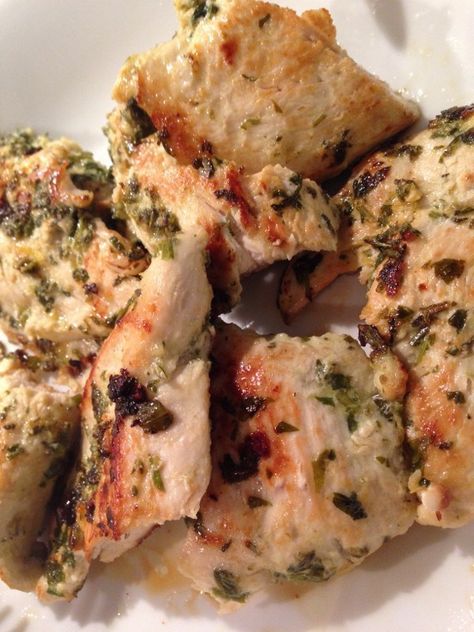 Perfect Herbed Grilled Chicken - Powered by @ultimaterecipe Thaw Turkey In Water, Marinade Grilled Chicken, Appetizers Meat, Herb Marinade, Lamb Kabobs, Grilled Chicken Breast Recipes, Chicken Breasts Recipe, Armenian Recipes, Meat Appetizers