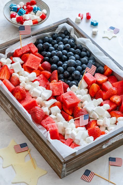 Fruit Platters For 4th Of July, Forth Of July Fruit Platter, Fourth Of July Fruit Platter, 4th Of July Fruit Platter, Patriotic Fruit Tray, Fourth Of July Fruit Tray, 4th Of July Fruit Tray, Appetizers On A Stick, Summer Fruit Platter