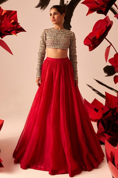 Floral Skirt Outfits Indian, Red Garba Outfit, Bow Blouse Designs For Lehenga, Lehenga Stiching Design, Navarathri Outfits, Lehenga Top Design Blouses, Lehnga Designs 2024, Lehenga Skirt Designs, Mom Lehenga