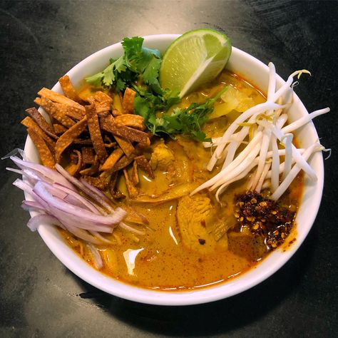 [homemade] Khao Soi Gai #food #foods Khao Soi, Cream Photos, Ice Cream Photos, Dessert Pictures, Dinner Wedding, Gluten Free Cooking, Beautiful Dishes, Kitchen Inspo, Cooking Ideas