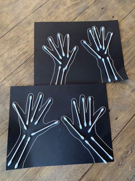 Skeleton Using Qtips, Body Part Crafts Kids, My Skeleton Craft, Skeleton Toddler Craft, Toddler Skeleton Craft, Skeleton Art Preschool, Hand Print Skeleton, Q Tip Skeleton Hand Craft, Kids Skeleton Craft