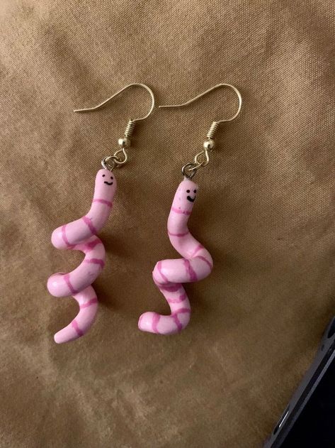 Silly Clay Earrings, Crazy Clay Ideas, Crazy Earrings Clay, Weird Fashion Accessories, Polymer Clay Worm, Weird Earrings Diy, Weird Polymer Clay Earrings, Diy Funky Earrings, Polymer Clay Ideas Earrings