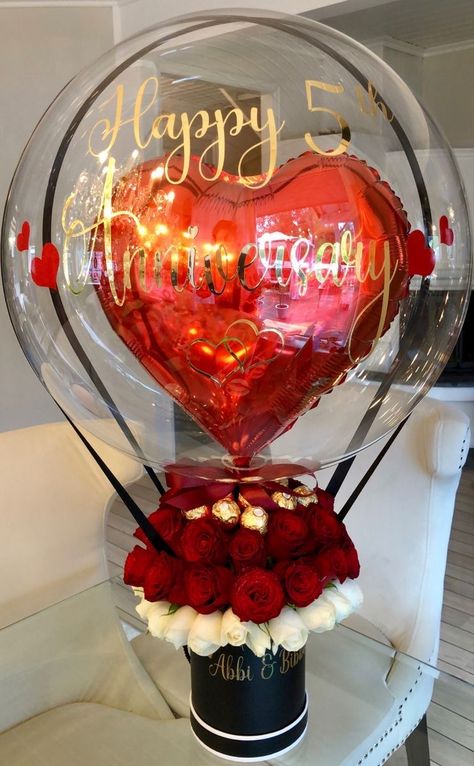 Valentines Balloons Decorations, Valentines Balloons Bouquet, Decoration For Party, Balloon Bouquet Diy, Mothers Day Balloons, Valentine Gift Baskets, Valentine's Day Gift Baskets, Valentines Balloons, Flower Box Gift