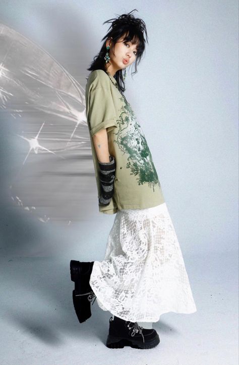 Acubi Fashion Photoshoot, Chinese Y2k Fashion, Jamie Core, Grunge Outfits Y2k, Chinese Y2k, Outfits Y2k Grunge, Japanese Grunge, Japanese 90s, Y2k Acubi