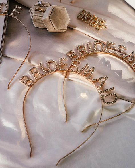 Hen Do Accessories, Bachelorette Hair, Classy Hen Party, Vision 2023, Headband Bride, Gold Bridesmaid Jewelry, Bridesmaid Headband, Bridesmaid Hair Pins, Modern Bridesmaid