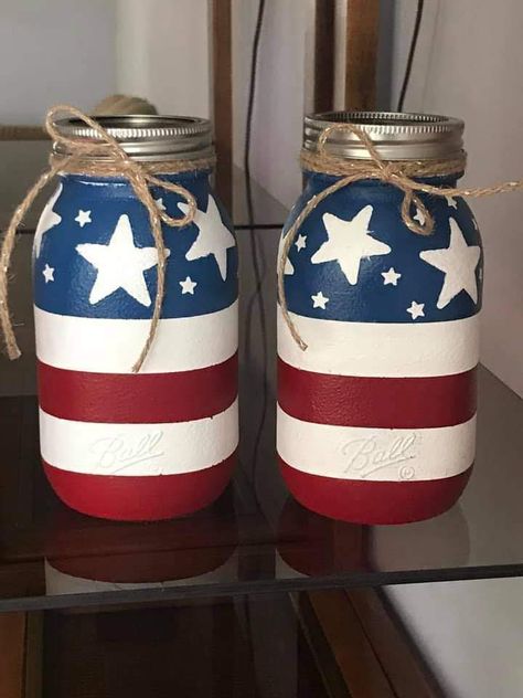 Patriotic Mason Jars, Glass Jar Diy, Glass Decoupage, Decoupage Jars, Fourth Of July Decorations, 4th July Crafts, July Holidays, Fourth Of July Decor, July Decor