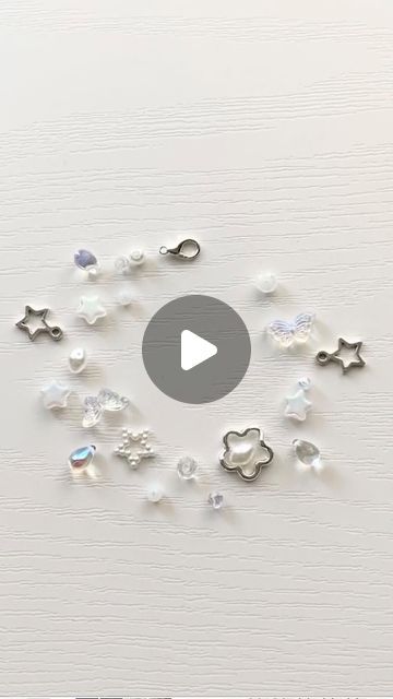 michaela ! on Instagram: "TUTORIAL!! i get soo many requests so here it is! comment any questions i’ll help u out <3  note: feel free to take inspo from me / other creators but please don’t recreate our designs to sell :) #smalljewelrybusiness #diyjewelry #handmadejewelry #clusterbracelet #charmbracelets #jewelrymaking #tutorial #beadedjewelry #madewithmichaels" Cluster Bracelet Tutorial, Selling Bracelets, Diy Bracelets Tutorials, Diy Jewelry Inspiration, Cluster Bracelets, Instagram Tutorial, Bracelet Tutorial, Jewelry Business, Diy Bracelets