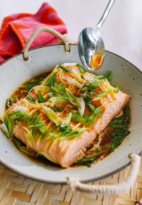 Shanghai-style steamed salmon Japanese Salmon Recipes, Steamed Salmon Recipes, Seafood Cuisine, Steamed Salmon, Steam Salmon, Asian Fish, Shanghai Style, Asian Salmon, Cook Salmon