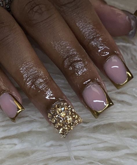 Short Gold Nails Acrylic, Capricorn Birthday Nails Short, Birthday Nails Pink And Gold, Gold Bling Acrylic Nails Short, Gold Red Bottom Nails, Gold Nail Set Short, Gold Blinged Out Nails, Black Prom Nails Acrylic Short, Gold Birthday Nails Short