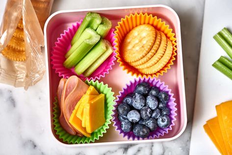 Surprising Ways to Stay Clean and Organized with Silicone Cupcake Liners....BENTO BOX Liner Ideas, Silicone Cupcake Liners, Organizing Stuff, Silicone Muffin Cups, Toddler Lunch, Silicone Baking Cups, Cleaning And Organizing, Muffin Liners, Toddler Lunches