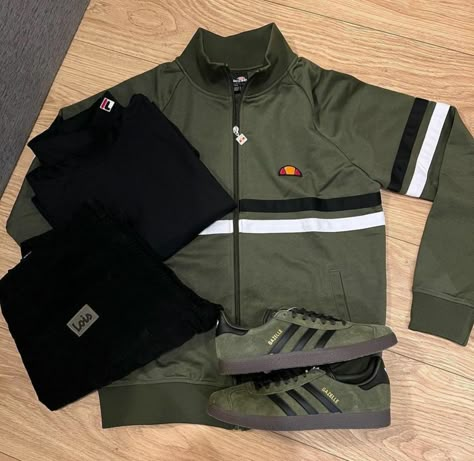 Track Top Outfits, Ellesse Outfit, Casuals Football Style, Ultra Outfits, Football Casual Clothing, Casual Football, Ultra Casual, Adidas Casual, Football Casuals