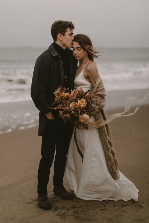 Moody wedding inspiration on a Maine Coast beach | Image by Jamie Mercurio Photography Maine Coast Wedding, Beautiful Beach Wedding, Maine Coast, Beach Wedding Photos, Beach Images, Moody Wedding, Wedding Photography Tips, Coast Wedding, Photo Couple