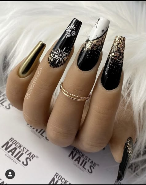 January Nail Designs, Nye Nails, New Years Nail Art, New Year Nails, New Years Nail Designs, New Years Nails, New Years Eve Nails, January Nails, Nails Design With Rhinestones