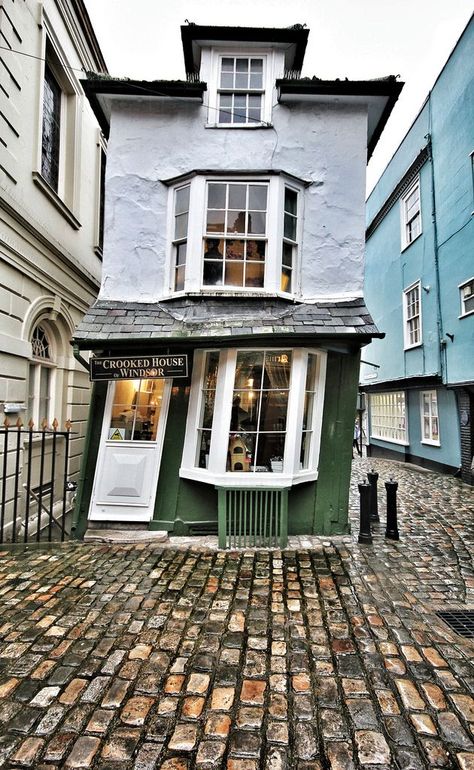 The Crooked House, House In England, Windsor England, Cobblestone Street, Crooked House, House Of Windsor, Design Exterior, Tea House, Pretty Places