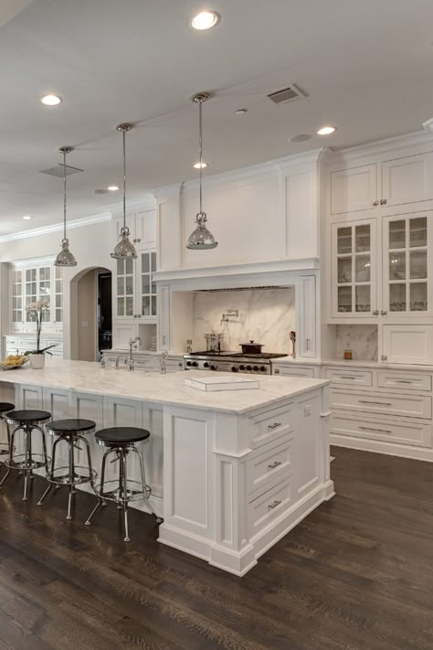 The right storage is key to a free-of-clutter kitchen space. Luxury White Kitchen Design, Luxury White Kitchen, Off White Kitchen Cabinets, Cabinet Layout, Arched Doorway, Visual Balance, Off White Kitchens, Hallway Entry, Corner Pantry