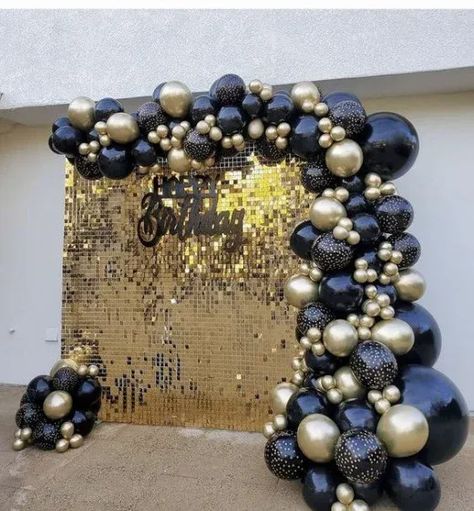 Buchona Party Theme, Backdrops For Graduation, Decorations 18th Birthday, Decoration For 1st Birthday, Party Backdrop Ideas, Champagne Balloons, 50th Birthday Decorations, Shimmer Wall, Birthday Party Theme Decorations