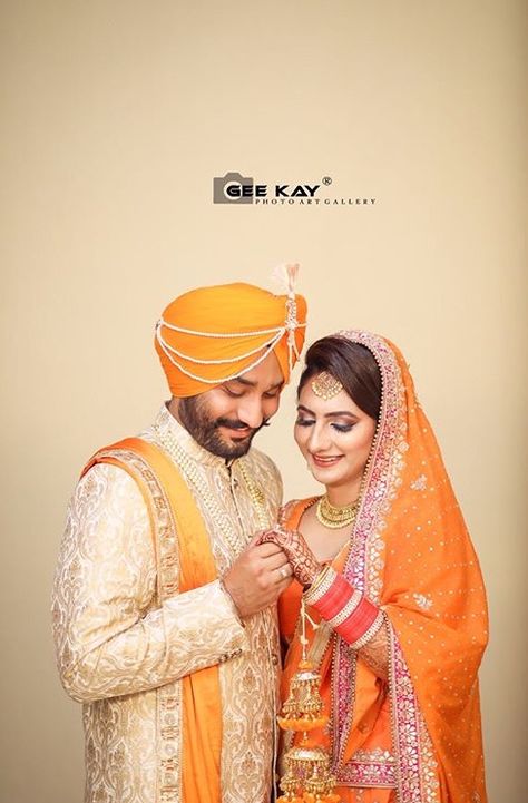 Engagement Portraits Poses, Marriage Poses, शादी की तस्वीरें, Indian Bride Photography, Indian Bride Poses, Indian Bride Photography Poses, Indian Wedding Poses, Groom Pose, Marriage Photography