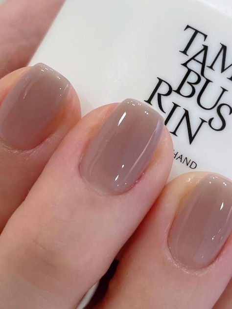 Korean neutral nails: gray jelly nails Nails Dark Gray, Beige Nails Design, Neutral Nail Designs, Nails Dark, Nude Nail Designs, Subtle Nails, Happy Nails, Nails Now, Simple Gel Nails