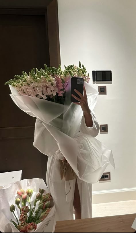 Boquette Flowers, A Bouquet Of Flowers, Nothing But Flowers, Flower Therapy, Beautiful Bouquet Of Flowers, Future Lifestyle, Bouquet Of Flowers, Future Life, Beautiful Bouquet