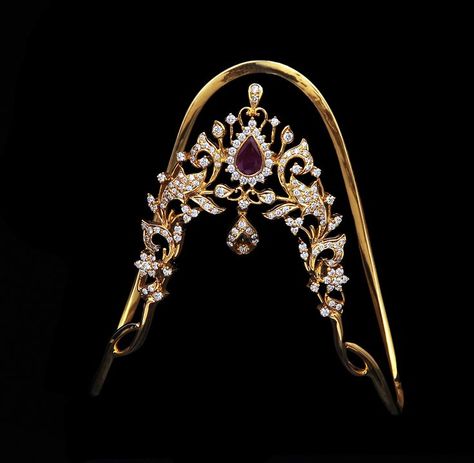 Aravanki Gold Designs, Vanki Designs Jewellery, Gold Necklace Indian Bridal Jewelry, Antique Jewelry Indian, Traditional Diamond, Black Beaded Jewelry, Antique Gold Jewelry, Gold Rings Fashion, Gold Designs