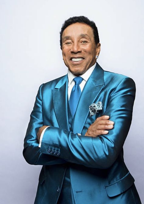 Smokey Robinson singer songwriter record Producer motown Detroit African American Smoky Robinson, Musician Photos, Motown Records, Tamla Motown, Smokey Robinson, American Photo, Celebrities Fashion, Male Celebrities, Smooth Jazz