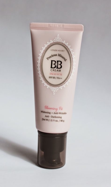 Rosalie & Violetta: Etude House "Precious Mineral BB Cream Blooming Fit" Korean Bb Cream, Korean Natural Makeup, Drugstore Concealer, Korean Beauty Products, Michelle Phan, Celebrity Makeup Looks, Doll Eye Makeup, Retro Makeup, Sephora Beauty