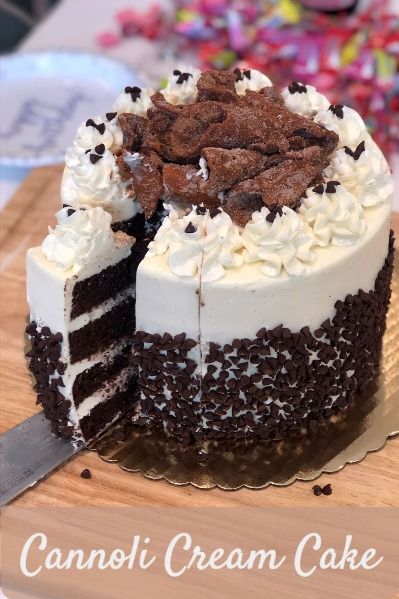 Decadent chocolate cake with cannoli cream filling and buttercream icing 😍 Cannoli Buttercream Frosting, Chocolate Cannoli Cake, Canolli Cream Filling Recipes, Canoli Cake Recipes, Cannoli Filling For Cake, Easy Cannoli Cake, Cannoli Cake Filling Recipe, Cannoli Filling With Mascarpone, Cake Cream Filling