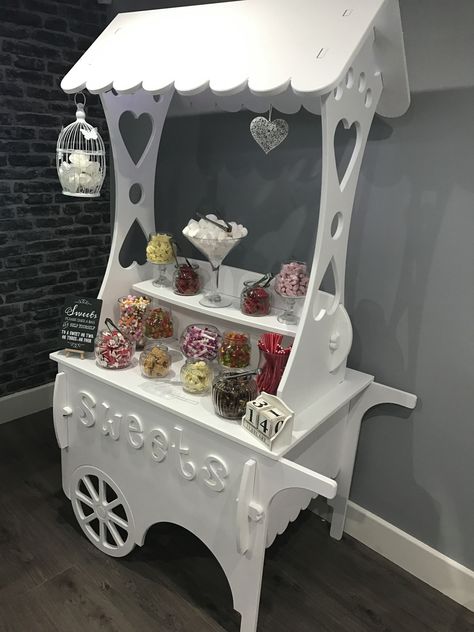 Sweet Cart Hire in Canvey Island, Basildon, Rayleigh, Benfleet, Essex. Desert Cart, Sweet Cart, Dolly Mixture, Sweet Carts, Dessert Bar Wedding, Vanilla Fudge, Candy Cart, Ice Castles, Vintage Jars