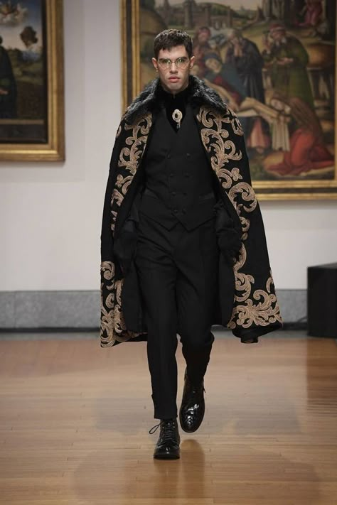 Dolce & Gabbana Alta Sartoria Channels Regal Booksmart Style with Pre-Fall '20 Collection Regal Outfits, Royal Clothing, Royal Outfits, Long Blazer, Outfits Men, Dolce And Gabbana Man, Fantasy Clothing, Fantasy Fashion, Character Outfits