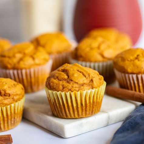 Healthy Pumpkin Muffins Gf Pumpkin Muffins, Low Fat Pumpkin Muffins, Healthy Pumpkin Muffins, Pumpkin Muffins Recipe, Muffins Healthy, Frozen Pumpkin, Pumpkin Muffin Recipes, Spice Muffins, Pumpkin Spice Muffins