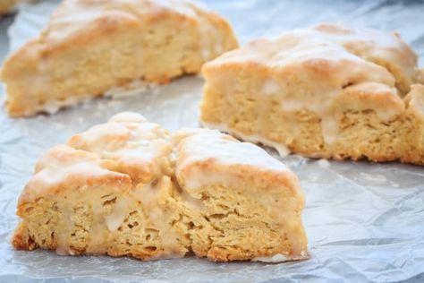 Vanilla+Scones+Recipe Soft Flatbread Recipe, Vanilla Scones, How To Make Scones, Scones Recipe, Baking Project, Scone Recipe, Vanilla Flavoring, Muffin Recipes, Rice Krispie Treat