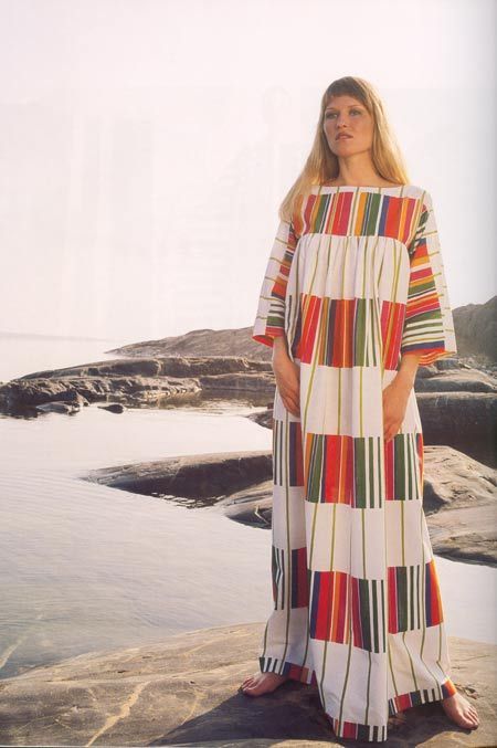 marimekko caftan - Google Search Marimekko Outfit, Marimekko Vintage, Vintage Fashion 70s, 1970s Fashion Women, Marimekko Dress, Fashion 70s, Paris Couture, Seventies Fashion, 20th Century Fashion