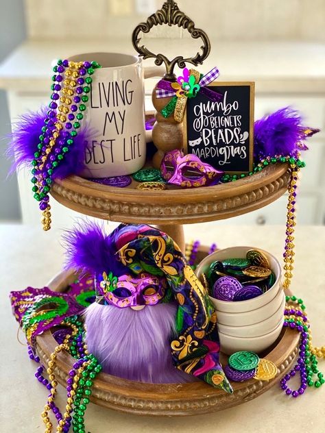 Mardi Gras Party Food, Mardi Gras Diy, Mardi Gras Party Decorations, Mardi Gras Wedding, Mardi Gras Centerpieces, Mardi Gras Crafts, Blue Farmhouse, Mardi Gra, Mardi Gras Food