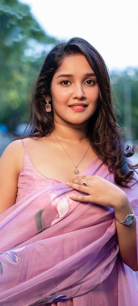 Anika Surendran, Danish Bhai, Nayanthara Hairstyle, Anikha Surendran, Stylish Actresses, Women Saree, Funny Jokes For Kids, Actress Without Makeup, Anushka Shetty