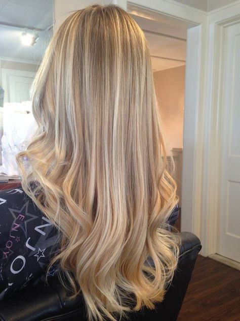 This light ash blonde look could be great for any formal event. Just create some outward curls on the tips while keeping your hair insanely straight at the top. Blond All Over Highlights, Things To Do To Blonde Hair, Honey Blonde W Highlights, Natural Bright Blonde Highlights, All Blonde Balayage, Blond On Blonde Highlights, Hair Ideas Highlights Blonde, High Up Blonde Balayage, Blonde Balayage Highlights On Blonde