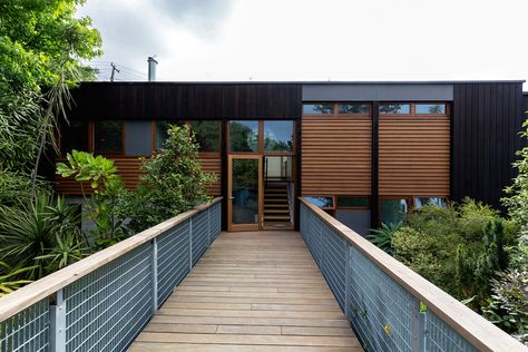 O’Neill House / Herriot Melhuish O'Neill Architects Bridge Entrance, Warm Roof, Contemporary Remodel, House Of The Rising Sun, Christchurch New Zealand, Roof Construction, Wooden Bridge, Ground Floor Plan, A Hill