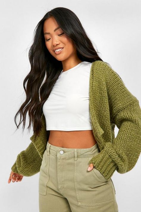 Petite Premium Chunky Knit Cardigan Oversized Chunky Cardigan, Trendy Fall Sweaters, Thick Sweater Outfit, Shirts To Wear Under Cardigans, Cute Cardigans Outfits, Clothes Sweaters & Cardigans, Knit Outfit For Women, Cute Cardigan Outfits Aesthetic, Grandpa Cardigan Outfit