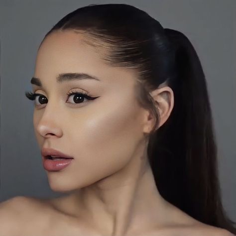 Ariana Grande Nose, Ariana Grande Makeup, Ariana Grande Fans, Ariana Grande Cute, Ariana Grande Style, Celebrities Before And After, Ariana Grande Photoshoot, Ariana Grande Photos, Ariana Grande Pictures