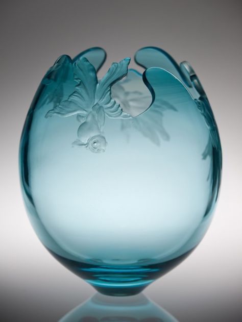 Engraving Designs, Art Of Glass, Glas Art, Aqua Glass, Blown Glass Art, Gorgeous Glass, Art Glass Vase, Michael Myers, Glass Ceramic