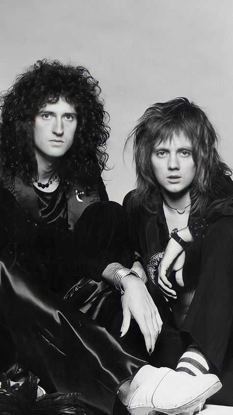 Queen Brian May, Roger Taylor Queen, Queens Wallpaper, Freddy Mercury, Ben Hardy, Queen Photos, Roger Taylor, Queen Pictures, Queen Freddie Mercury